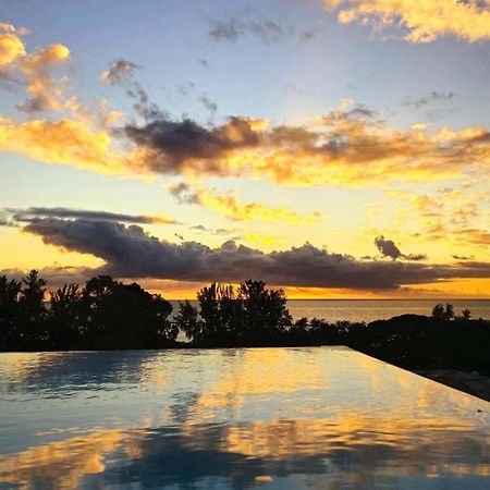 Appartement Luxury Penthouse With Infinity Pool & Stunning Sea View à Flic-en-Flacq Extérieur photo